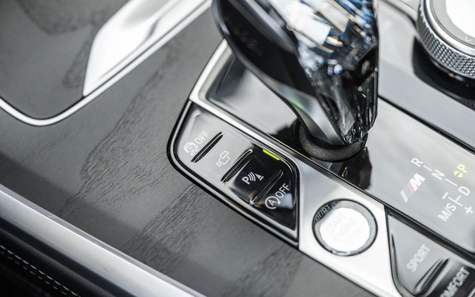 BMW X7 cena 369999 przebieg: 107000, rok produkcji 2020 z Łaskarzew małe 781